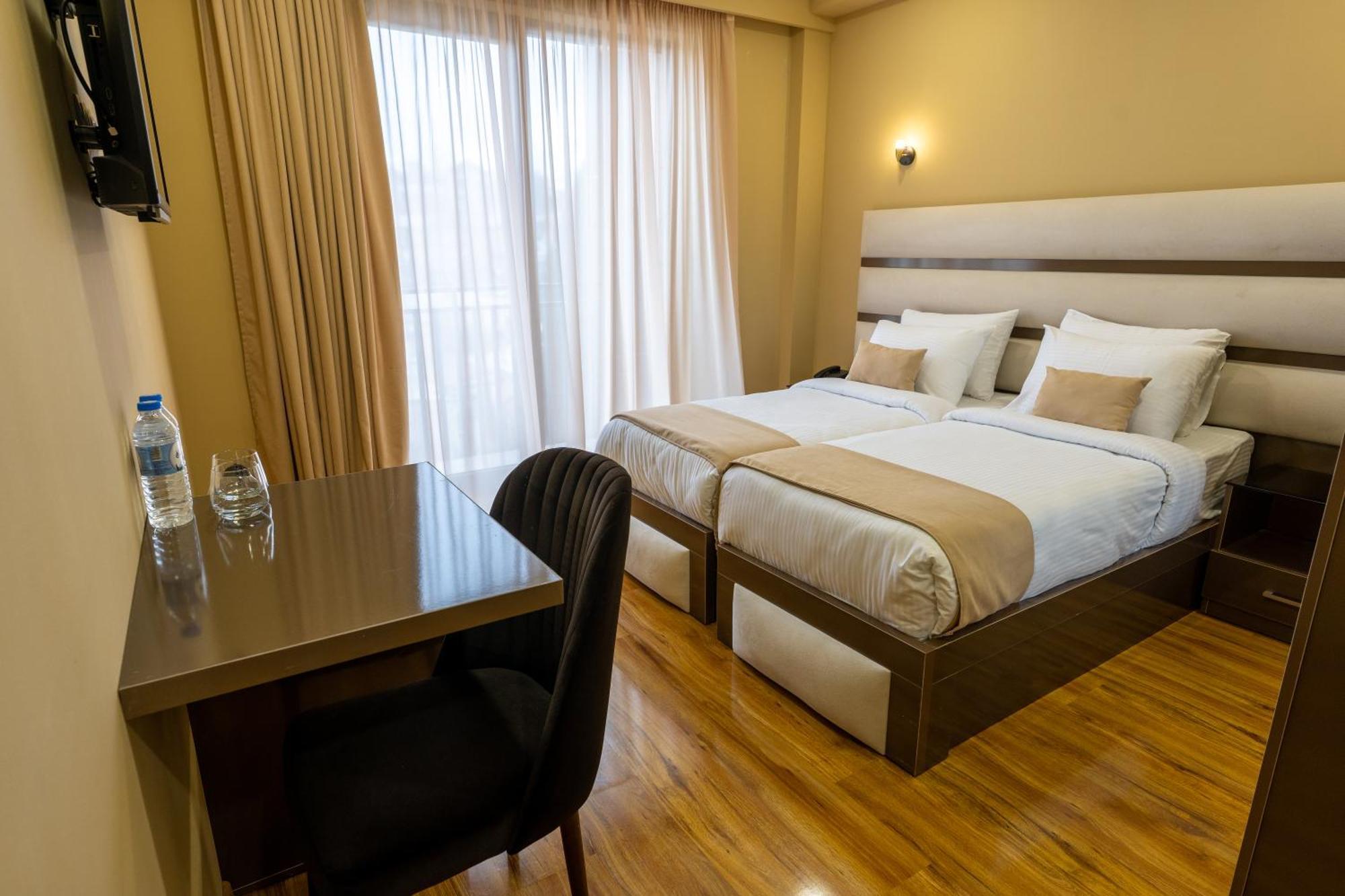 Hotel Residence Plaza Тбилиси Номер фото